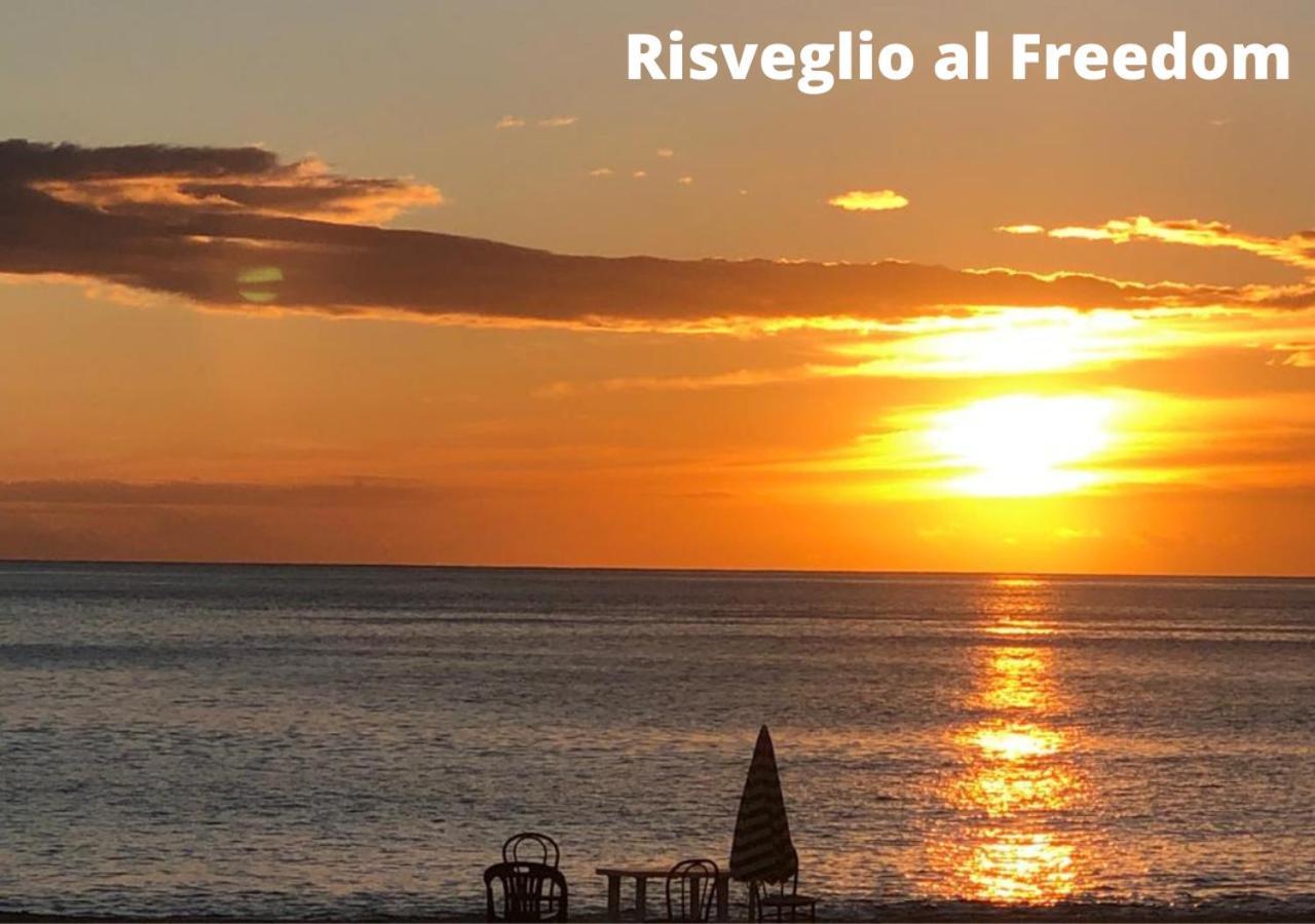 Freedom Village Soverato Marina Exteriör bild